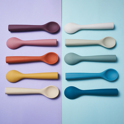 Cuillère de soupe des enfants de conducteur de cuillère de silicone de bébé de catégorie comestible