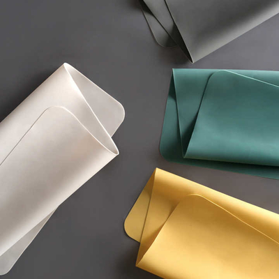Pour les produits alimentaires, le tapis de table en silicone imperméable à l'eau, isolant thermique antidérapant, lavable
